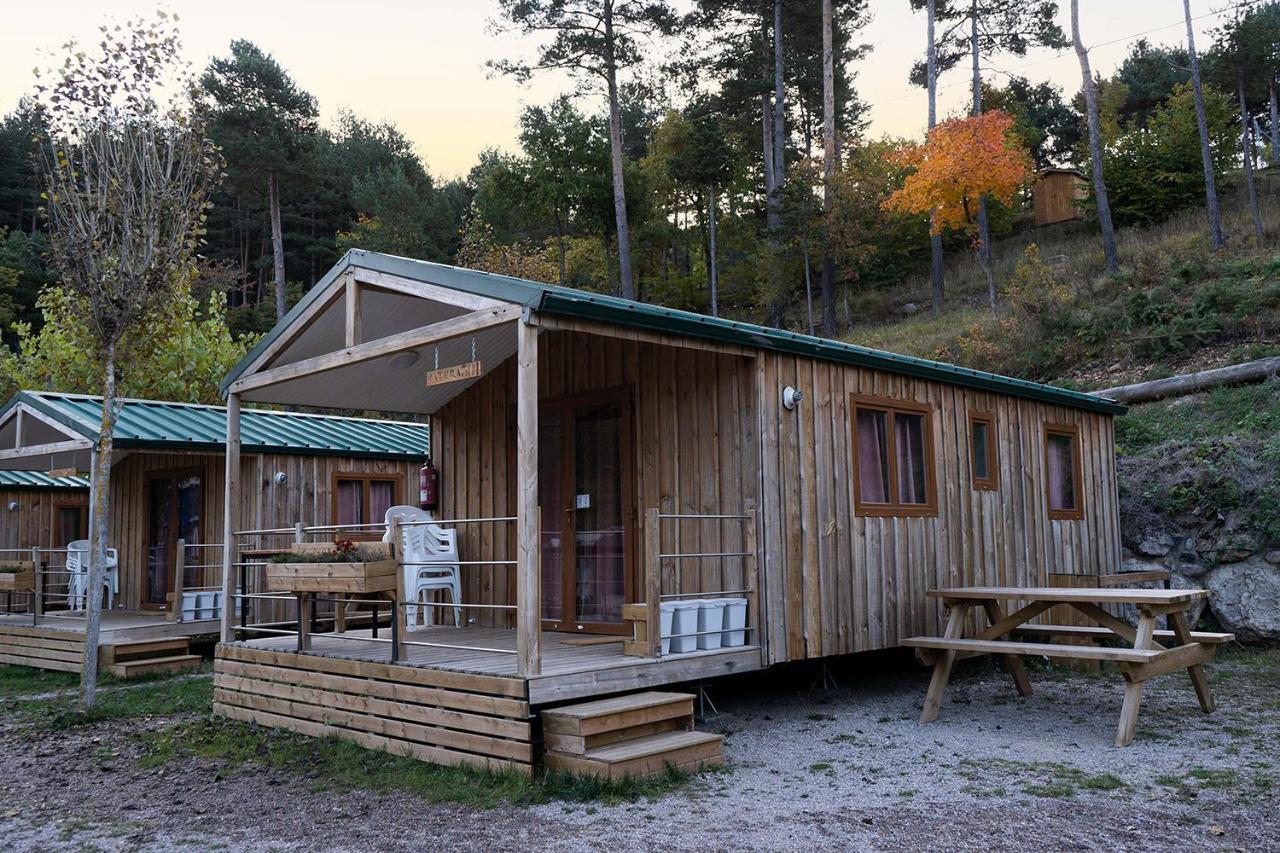 Bungalows Del Camping Pedraforca Saldes Bagian luar foto